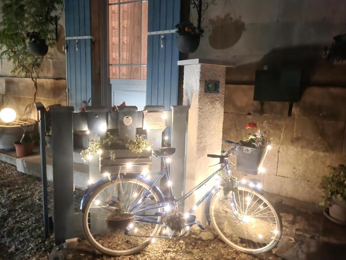 La Charentaise Des Lilas Saint-Léger Kültér fotó