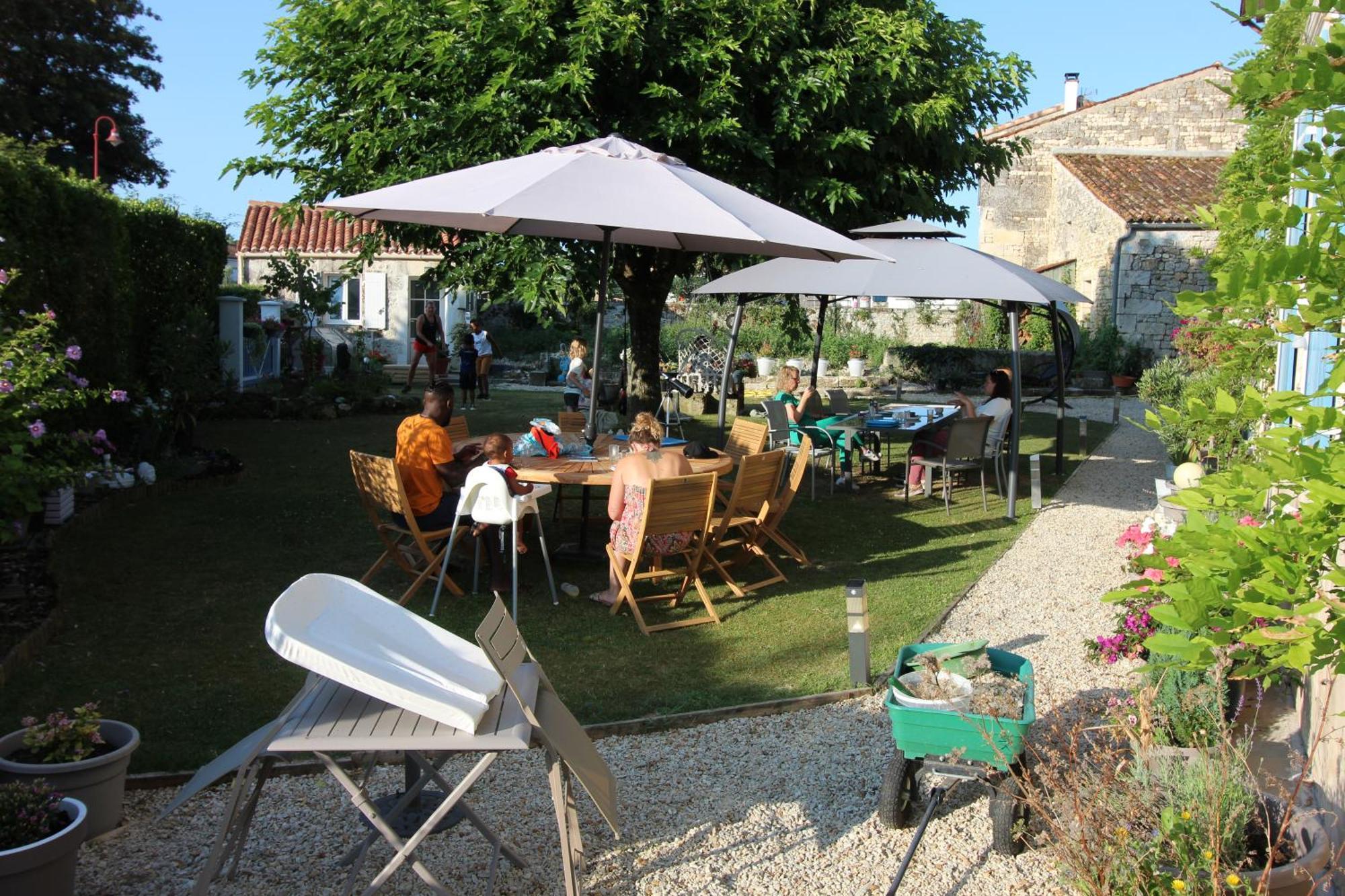 La Charentaise Des Lilas Saint-Léger Kültér fotó